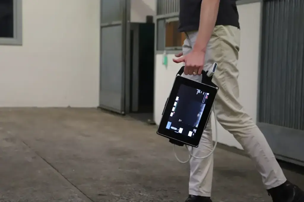 ExaPad-Micro-In-use-059_1000